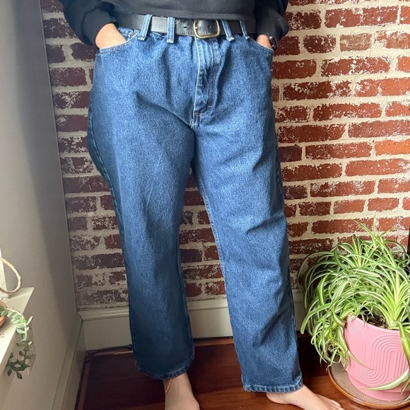 Wrangler dark wash relaxed fit jeans - Picture 3 of 8